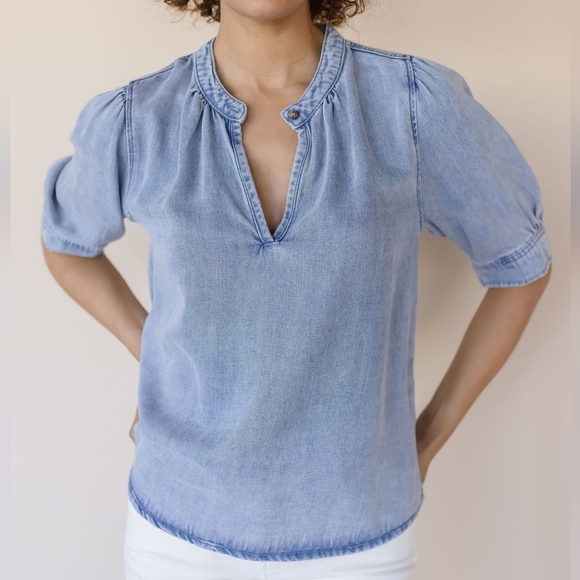Velvet Heart Tops - Velvet Heart Denim Almafi Light Skyfall Top Sz M